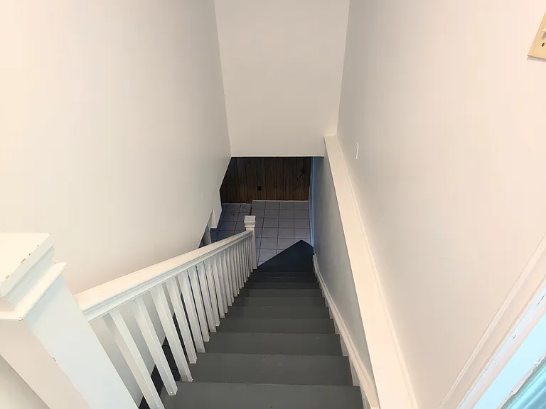 100 Kingslake Rd — Photo 17