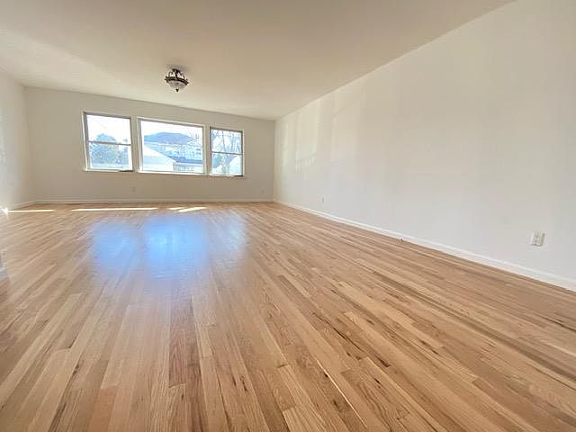 1st image of 7 Georgia St Floor 1
