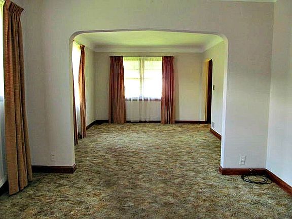 5th image of 315 Dixon St