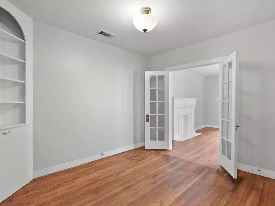 2nd image of 6338 Belmont Ave