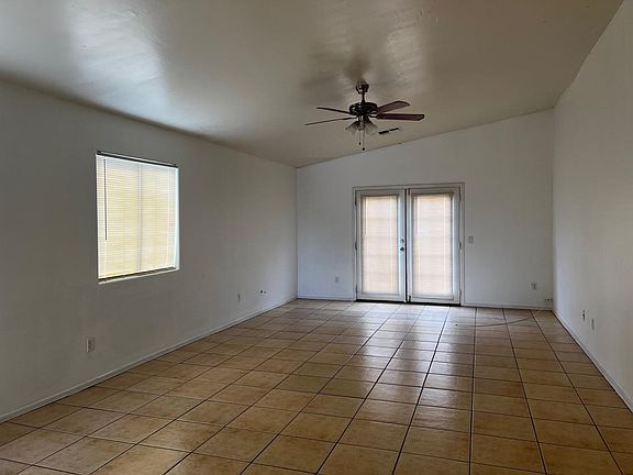 5th image of 1128 E 1st St