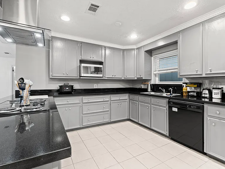 25818 Leafywood Dr — Photo 9
