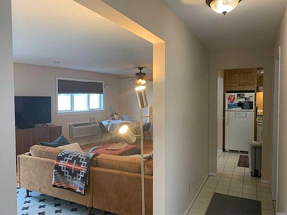 2nd image of 100B Haven Ave