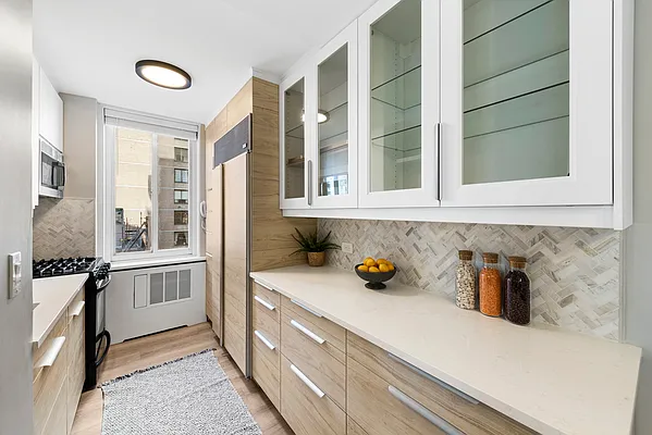 Sold by Compass | media 22