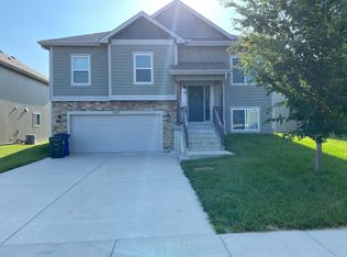 1019 Renaissance Dr, Lawrence, KS 66049