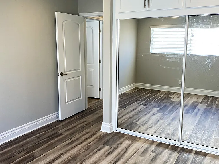 Lunada Bay Apartments — Photo 21