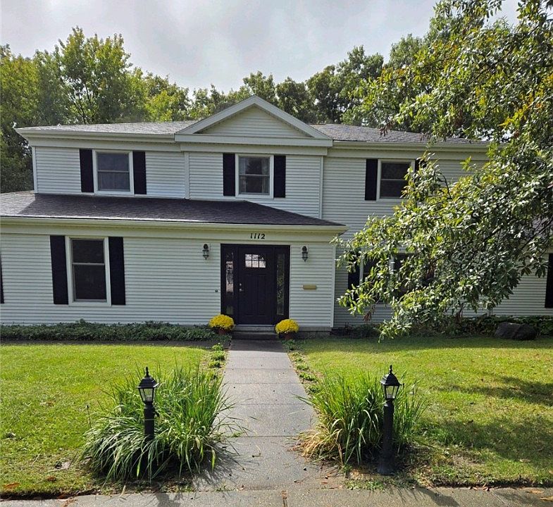 1st image of 1112 Williamsburg Dr