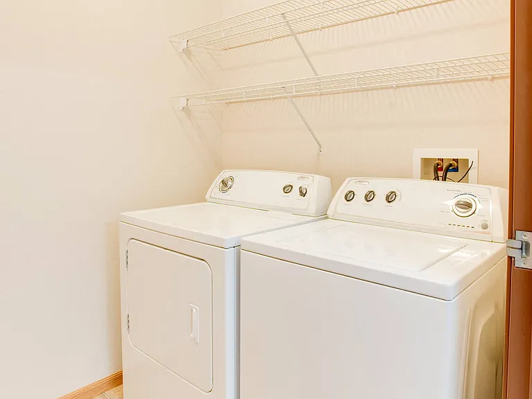 Lakestone Apartments Laundry