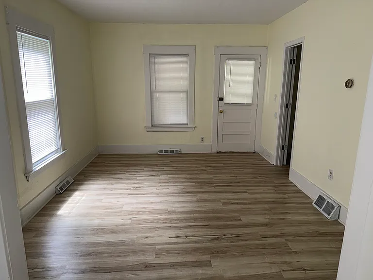 2740 Albion St — Photo 8