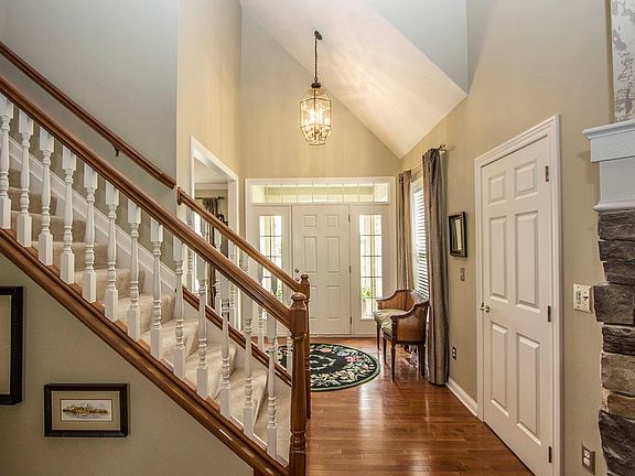4th image of 4941 Scenic Creek Dr