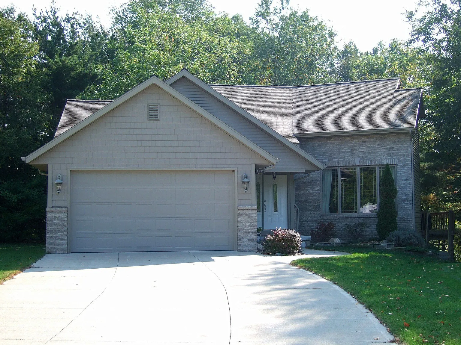 4732 Spring Ridge Ln photo 1