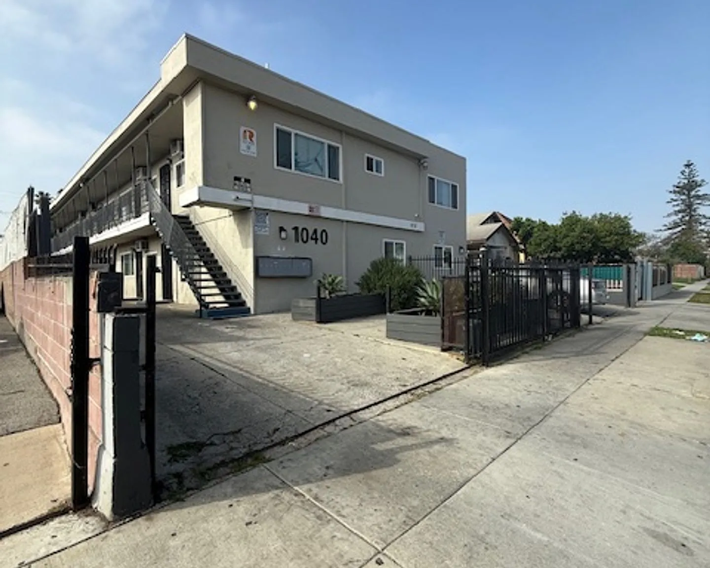(Ar/Jo/Em:C) 1040 W. 91st Street — Photo 1