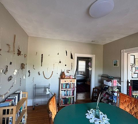 5th image of 40 Abbott St Floor 2