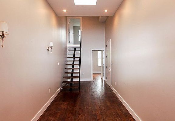 2nd image of 172 Stockholm St APT 3L