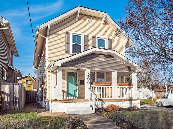 3rd image of 200 E Jenkins Ave
