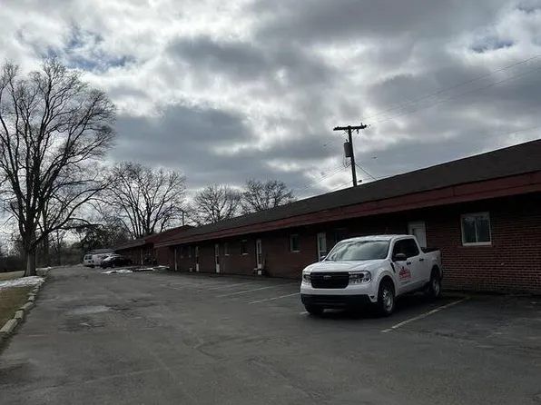 67 Harvey Pl, Ypsilanti, MI 48198