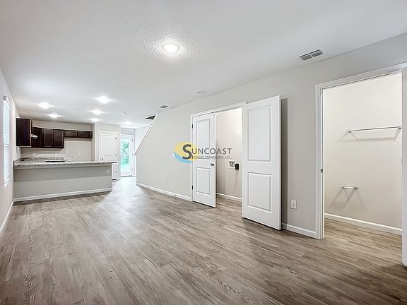 3rd image of 1236 Pangola Dr