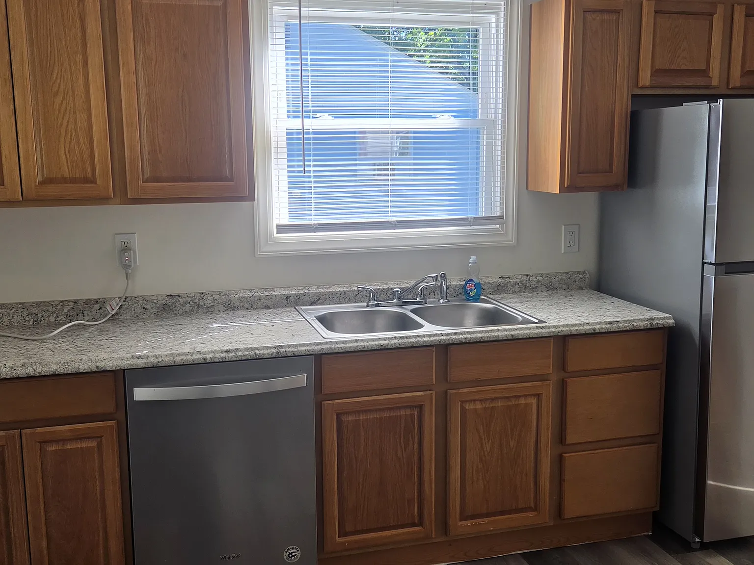 2 bed, 720 sqft, $1,400 — Photo 2
