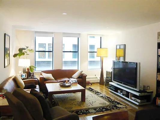 Rented by Sotheby's International Realty | media 22