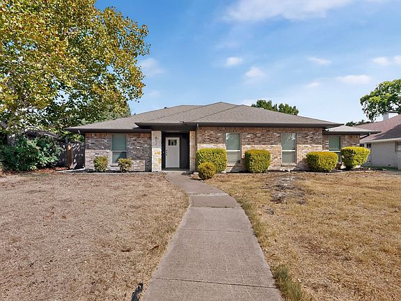 3rd image of 802 Sandy Trail Dr