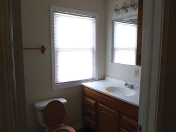 2nd image of 407 Gordon Ave