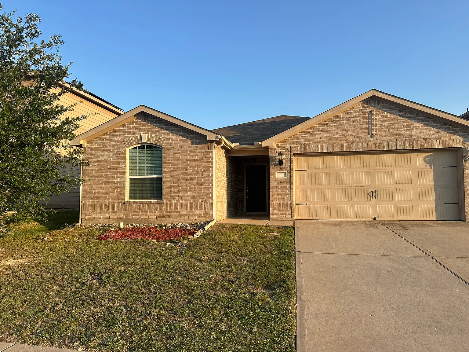 4 bed, 1658 sqft, $1,695 — Photo 3