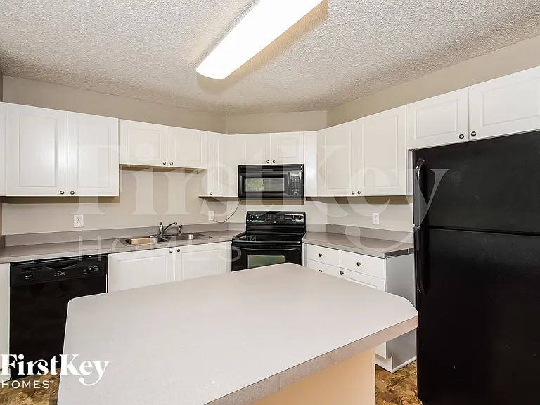 212 Station Way — Photo 6