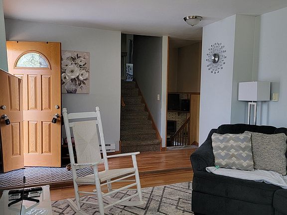 3rd image of 814 Glenwood Pl