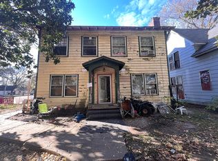 306 E 8th St, Caruthersville, MO 63830