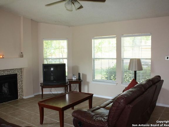 3rd image of 5930 Les Harrison Dr