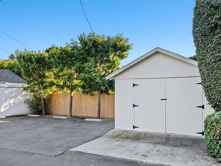 414 Cypress Dr — Photo 39