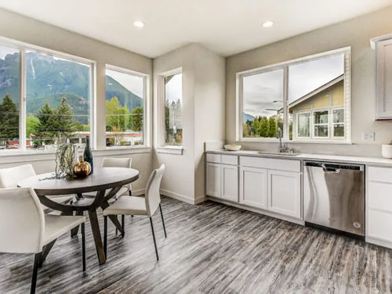 Orchard Place Townhomes — Photo 4