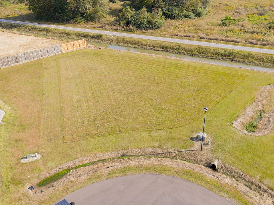 1st image of 205 Hanna Dr