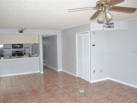 4th image of 3006 Fox Squirrel Dr #B