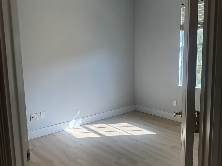 225 Murray Ct — Photo 10