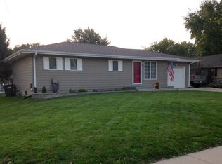 709 N 14th St, Fort Calhoun, NE 68023