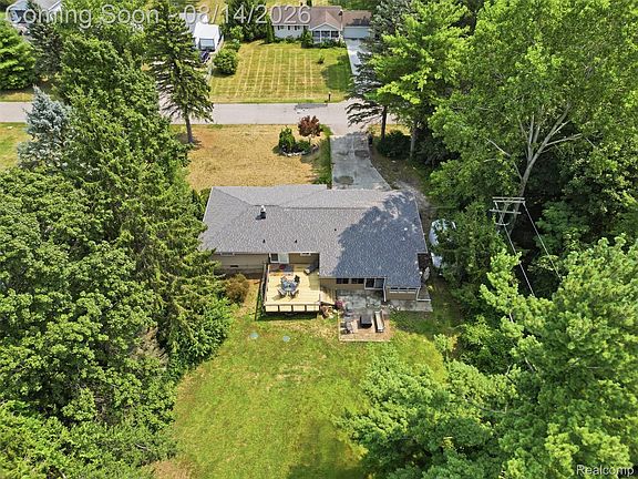 2nd image of 4855 Cecelia Ann Ave