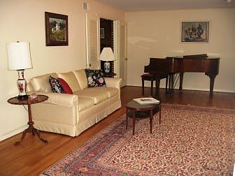 3rd image of 608 Hyde Run Dr