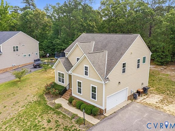 2nd image of 8813 Lake Jordan Cir