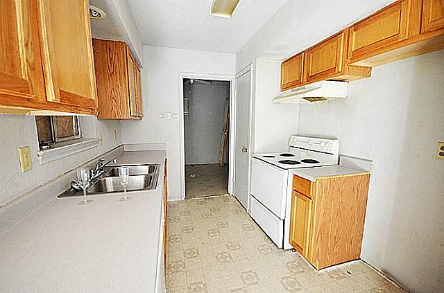 1st image of 1939 Oak Hill Pl