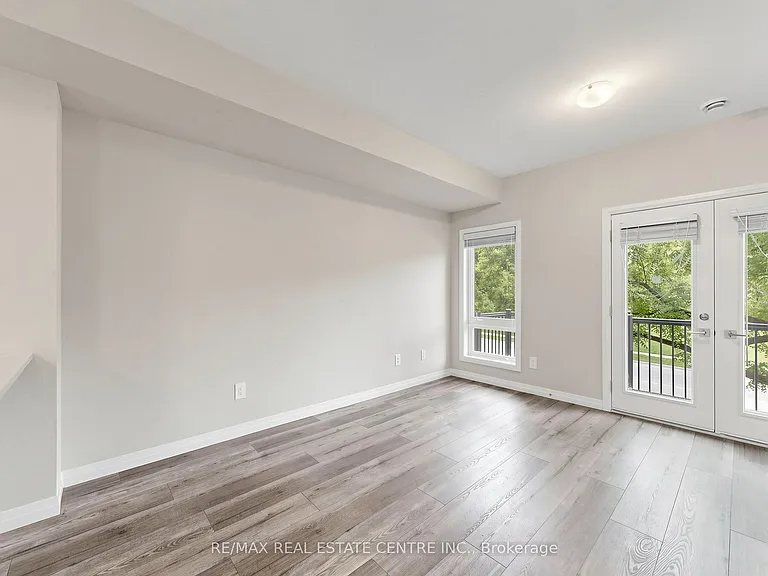720 Grey St S #55 — Photo 16