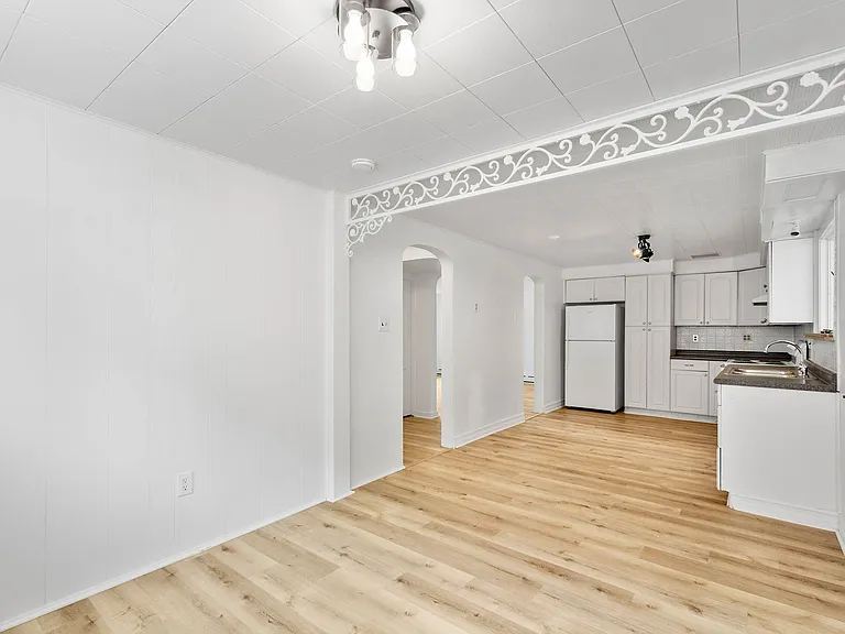 571 Washington Avenue — Photo 17