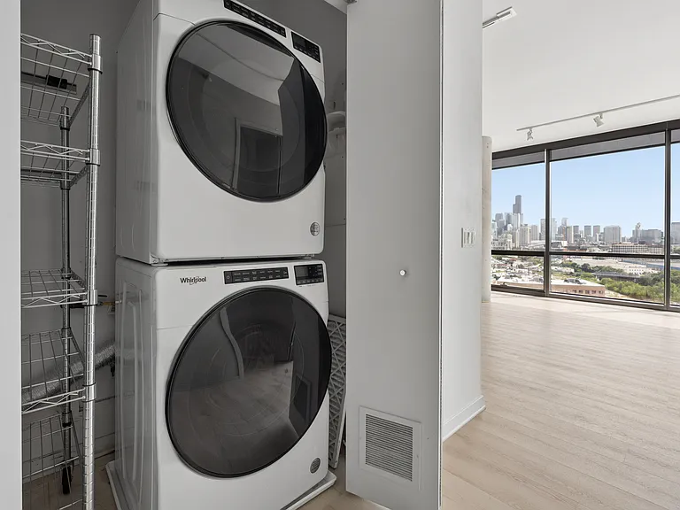 860 W Blackhawk St #1808 — Photo 20