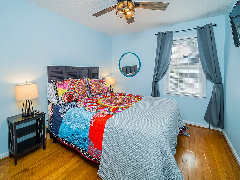 Guest Bedroom has Queen Bed