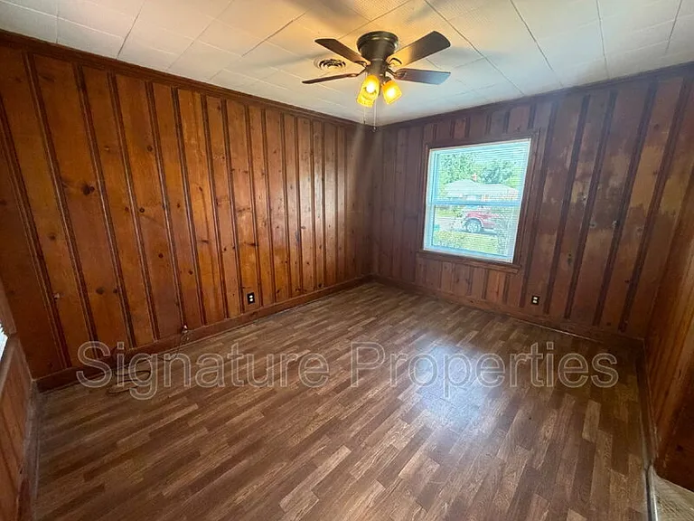 2411 Carlisle Ave — Photo 10