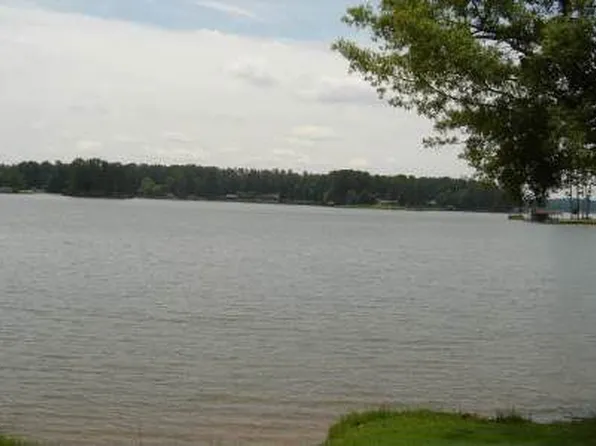 307 Azalea Trl, Sparta, GA 31087