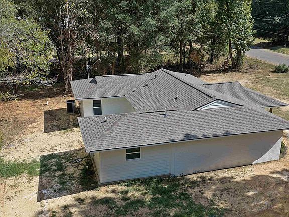 5th image of 170 Ellis Dr