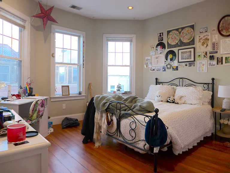 155 Hillside St — Photo 1