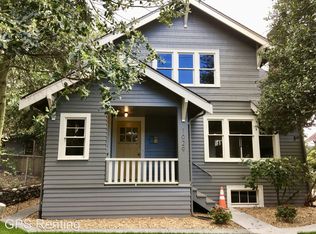 1029 NE 70th St, Seattle, WA 98115