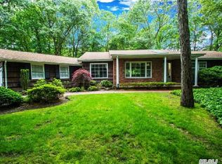 24 Barrington Pl, Melville, NY 11747